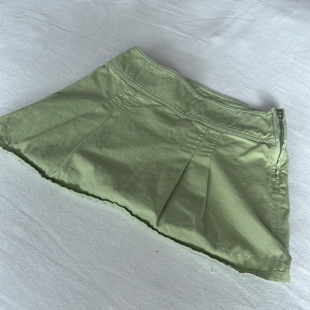 Sun-deh Green Pleated Mini Skirt‎